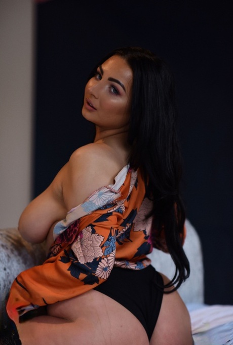 大屁股胖女人 藝術色情 圖片