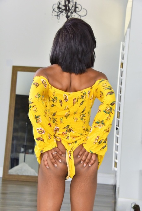 Ivory Logan model sex img