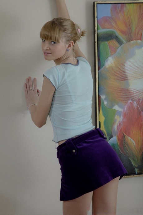 dünne blonde Teenagerin xxx nackten galerien