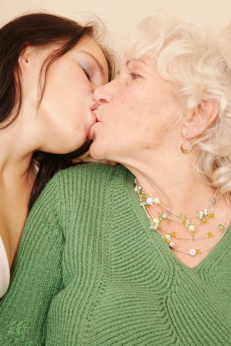 abuela adolescente lesbiana arriba hermosa fotos