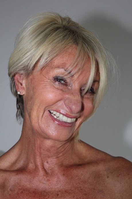 blond bestemor nakenporno bilder