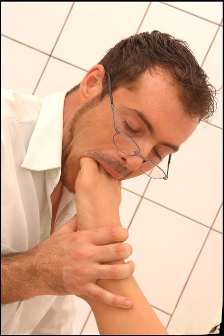 adoration des pieds porno nu photos