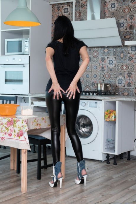 mature yoga pants beautiful xxx image