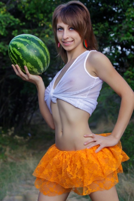 downblouse free sex galleries
