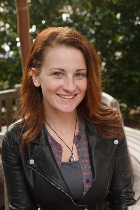 gorgeous redhead hd pics
