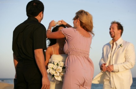 granny beach porn images