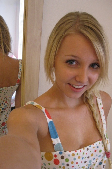 teen mirror free pictures
