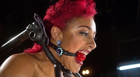 black bdsm free nude pictures