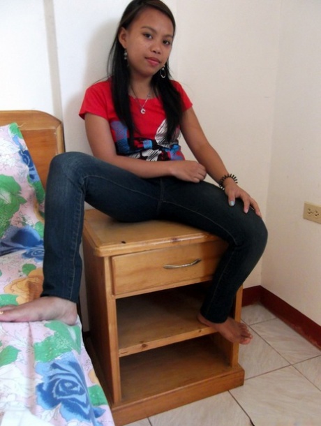 filipina teen hot naked photos