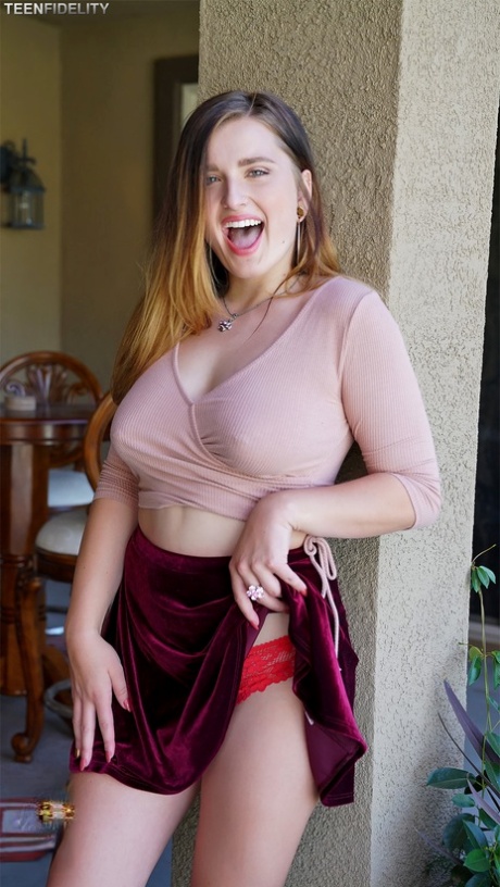 busty redhead teen art naked pic