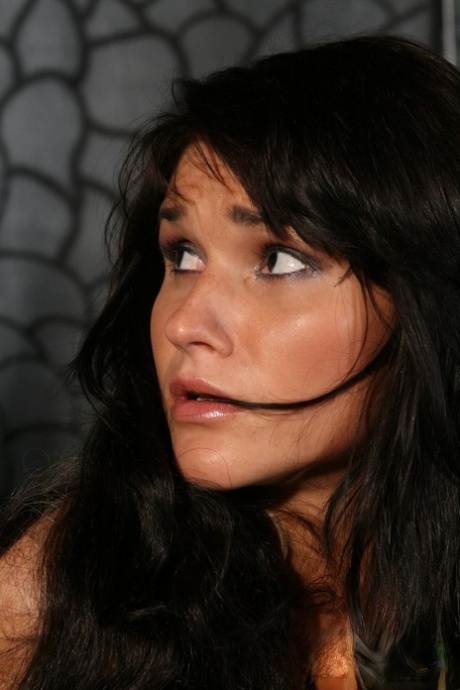 Dolly Darkley top actress pics