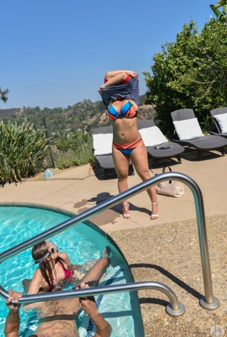 Teen-Bikini erotische akt archiv