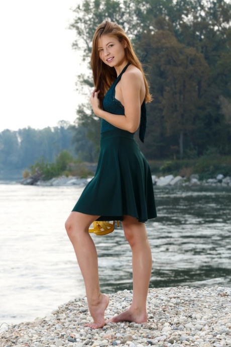 Hilary Craig adult model picture