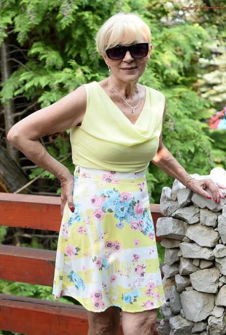 grand-mère mature haut sexy galerie
