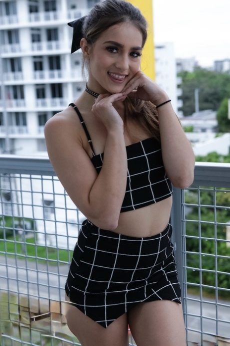 Sofie Reyez pornstar exclusive galleries
