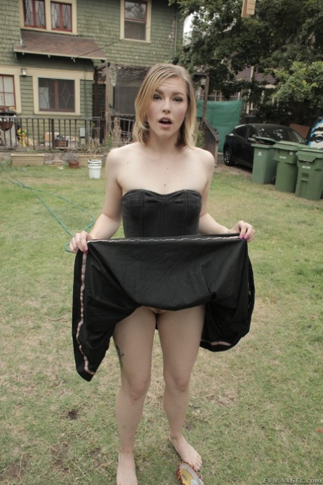 adolescente sem calcinha lindo pornô fotos