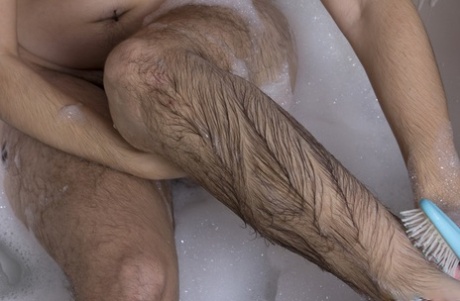 chatte poilue humide hd nue galerie