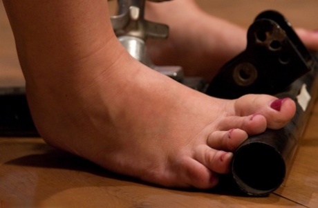pieds bdsm parfait sympa image