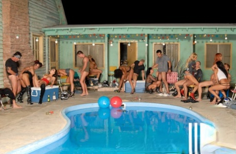 Ebenholzpool perfekte hd bilder
