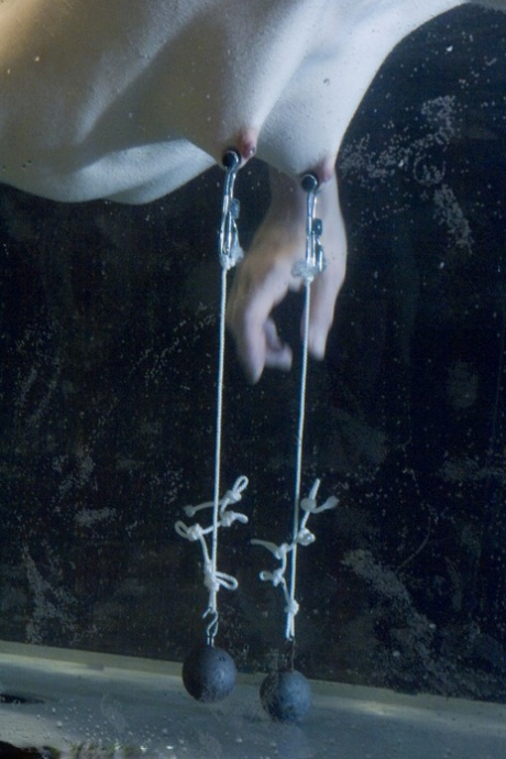 Isobel Wren model nude photos