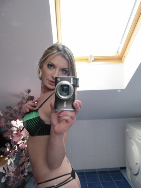 teen mirror beautiful porn img