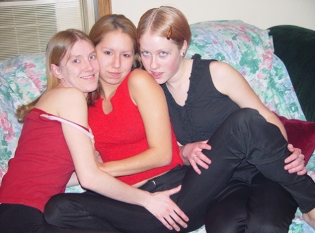 trio roux assez érotique photo