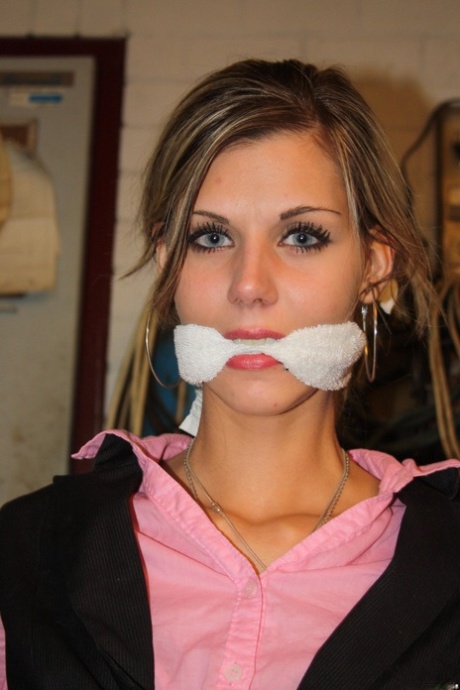 BDSM pour adolescents des nus parfaits archive