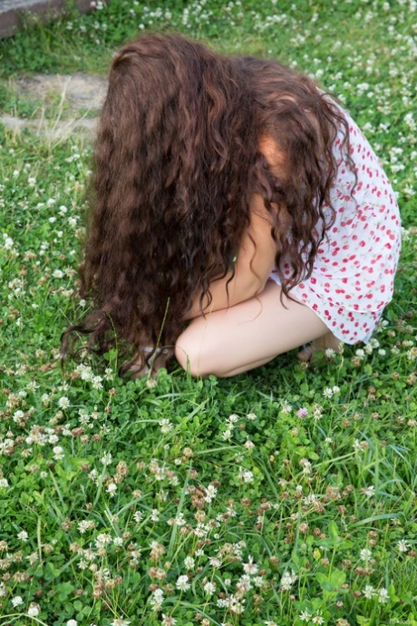 giovane con capelli ricci esclusivo xxx foto