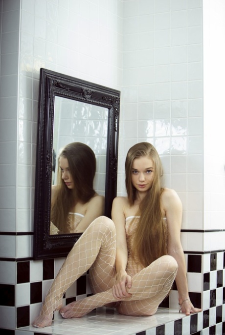 teen pantyhose art nude galleries