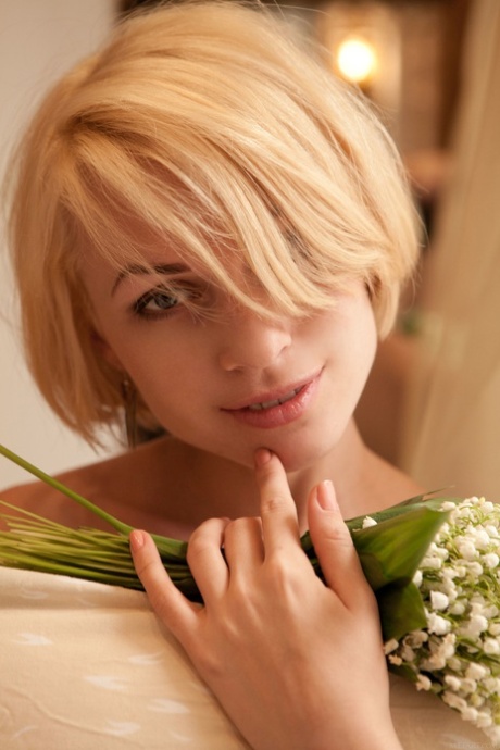 アジア人の口内射精 セクシー裸 写真