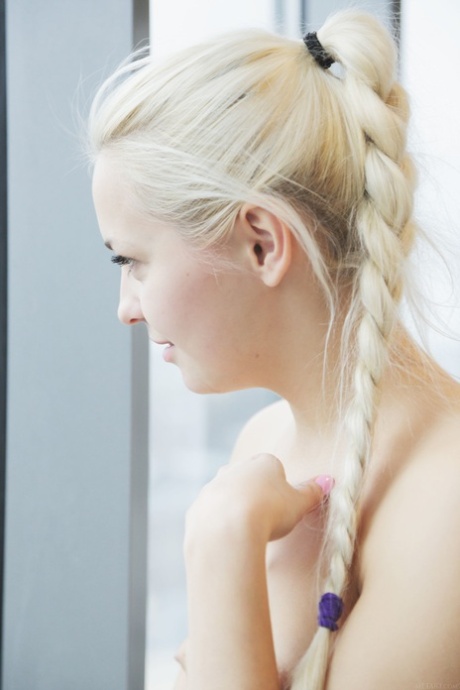 petite adolescente blonde belle hd images