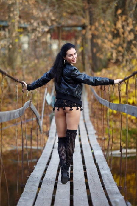 dünne Brünette porno hd archiv