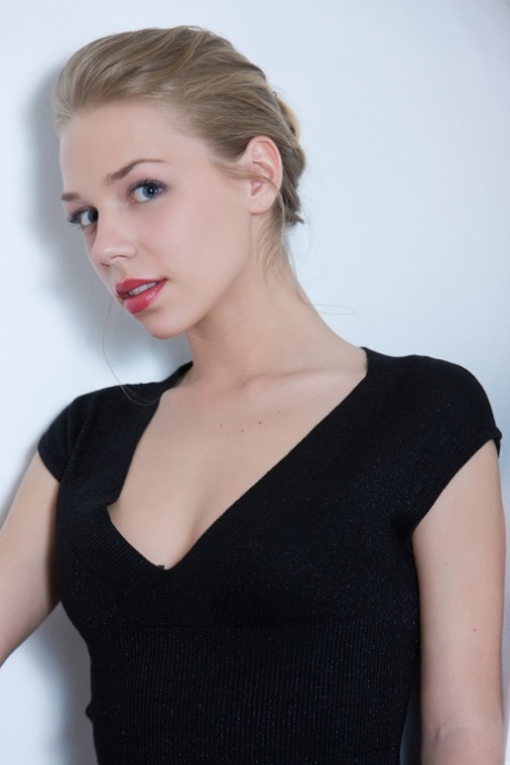 Liv A pornographic model photos
