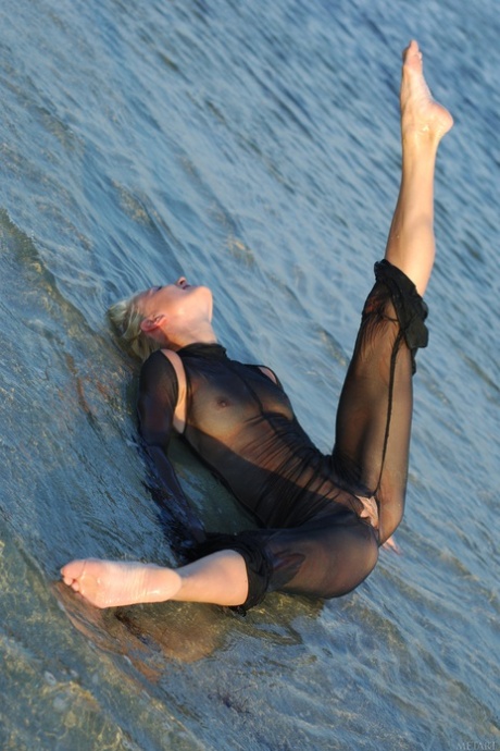 beach feet beautiful nude image