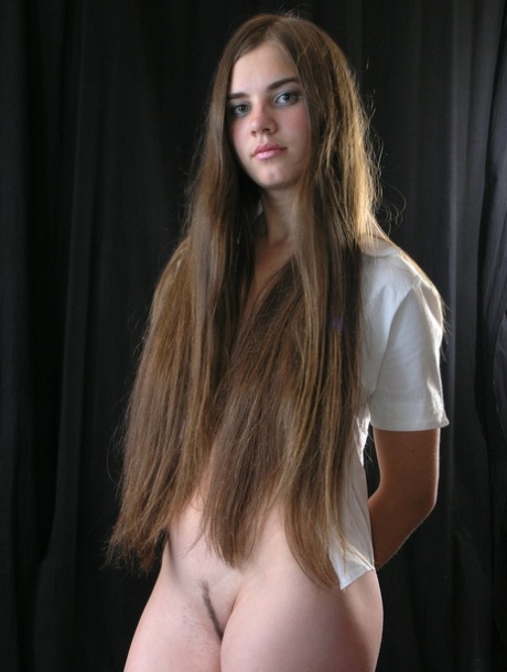 brune aux yeux bleus meilleur nu photos