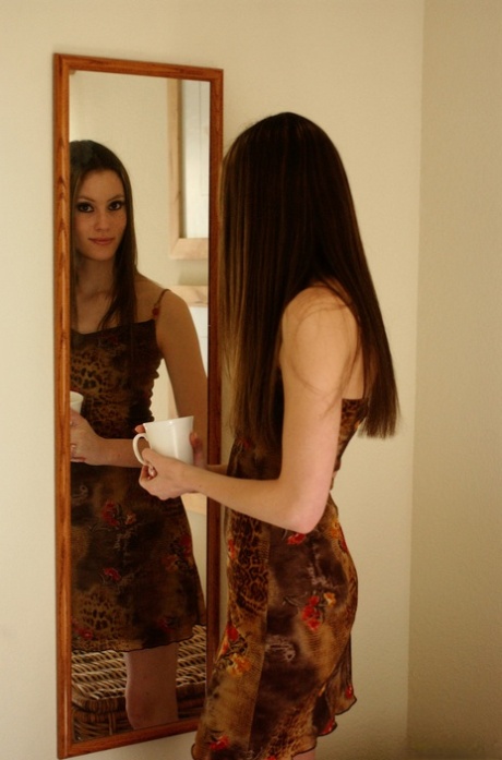 skinny jurk naakten erotisch foto