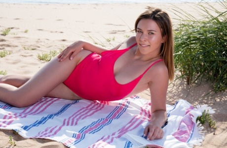 praia amadora linda pornográfica foto