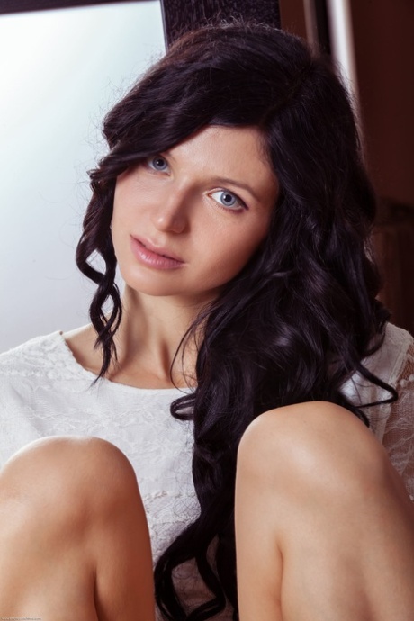 brunette blue eyes free sex galleries