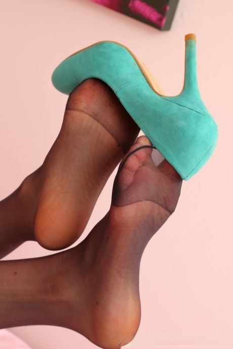 nylon soles xxx archive