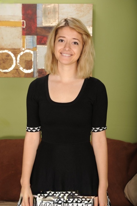 Izzy Bell high quality star pics