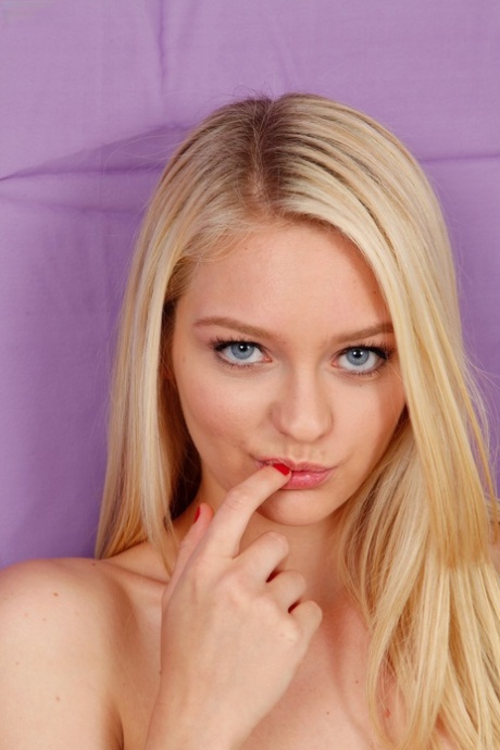 drobná blondýnka teenagerka pornografický nejlepší snímky