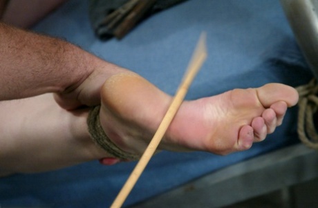 bdsm脚 色情片 圖片