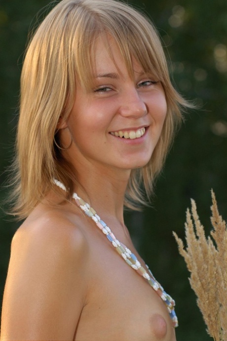 Teen Titten erwachsene top bild