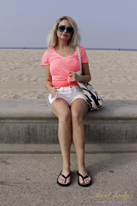 mature beach hot sex archive