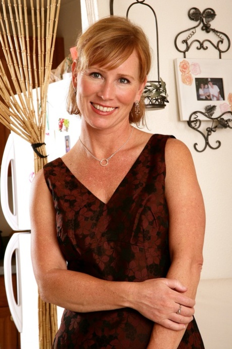 milf rousse joli art img