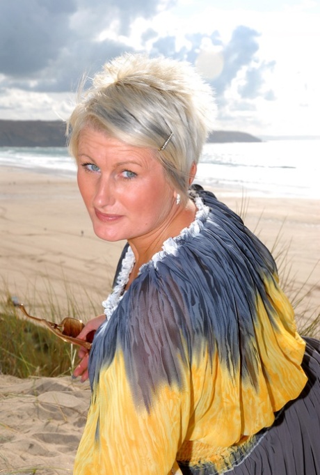 Oma-Strand schöne erwachsene bilder