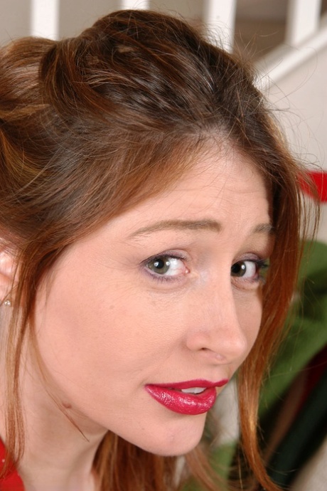 milf face nude picture