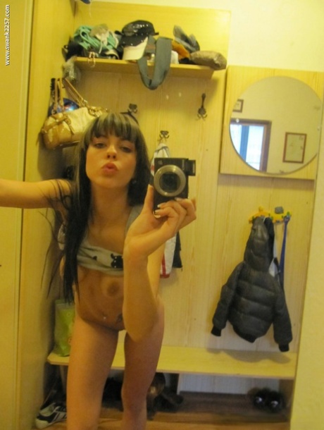 tonårsspegel porr hög kvalitet foto