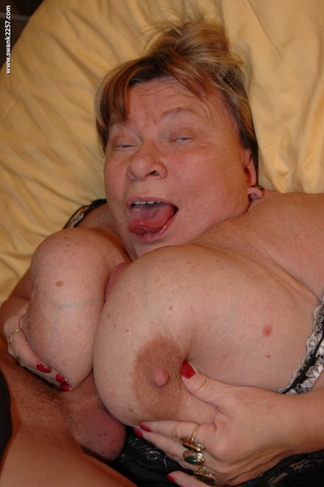 ssbbw babička erotické akty archiv