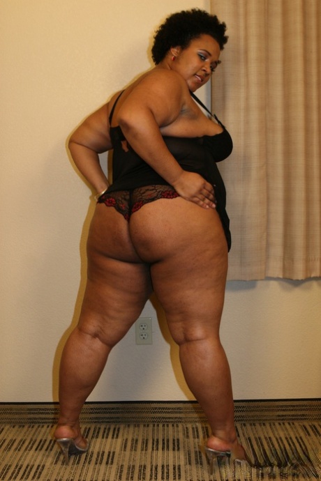 Ebenholz-MILF mit großem Arsch beste schöne fotos